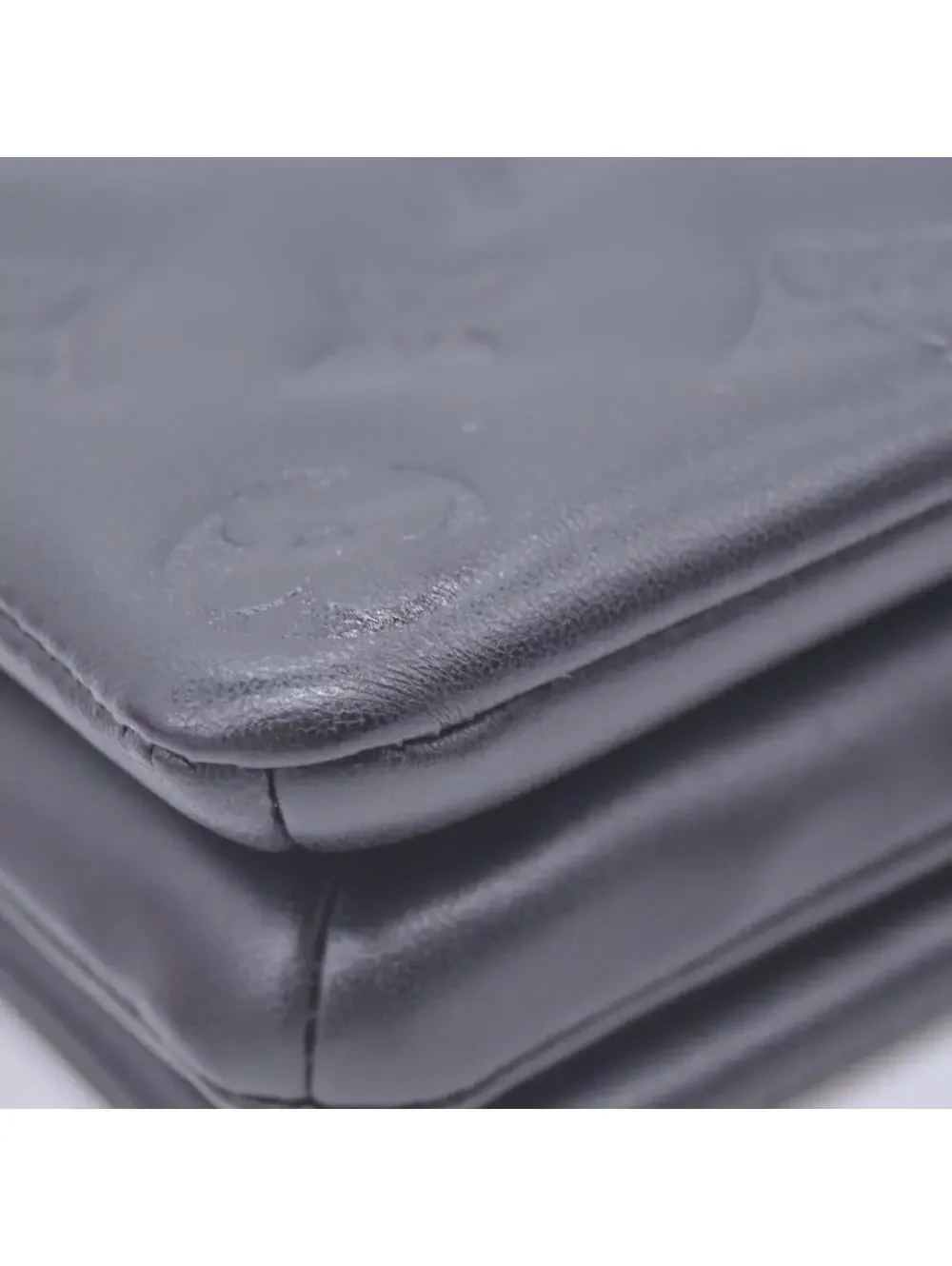 $3150 RFID Louis Vuitton Lambskin Embossed Monogram Pochette